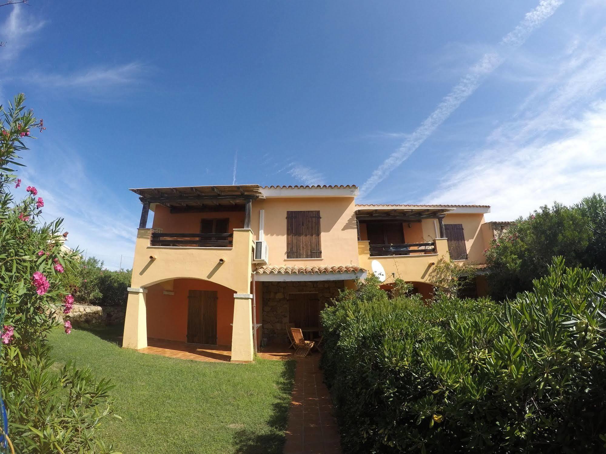 Residence Spiaggia Bianca Golfo Aranci Esterno foto